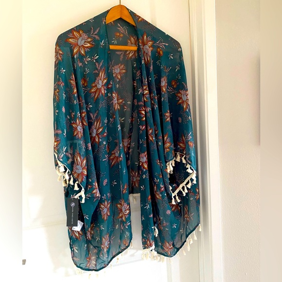 Kara and Kate Other - Green Floral Tassel Kimono